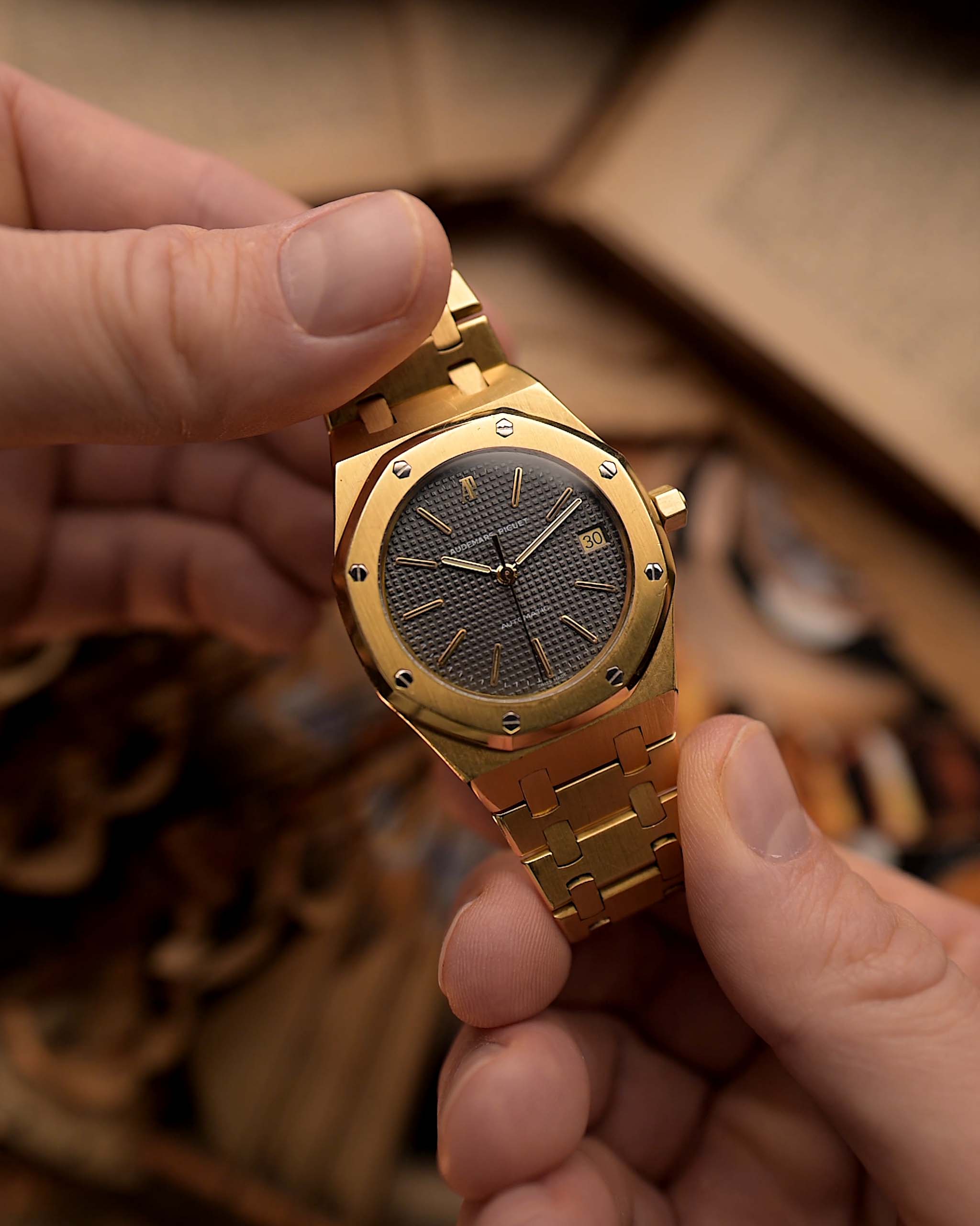 Royal G67s Astronaut Gold People Attraction