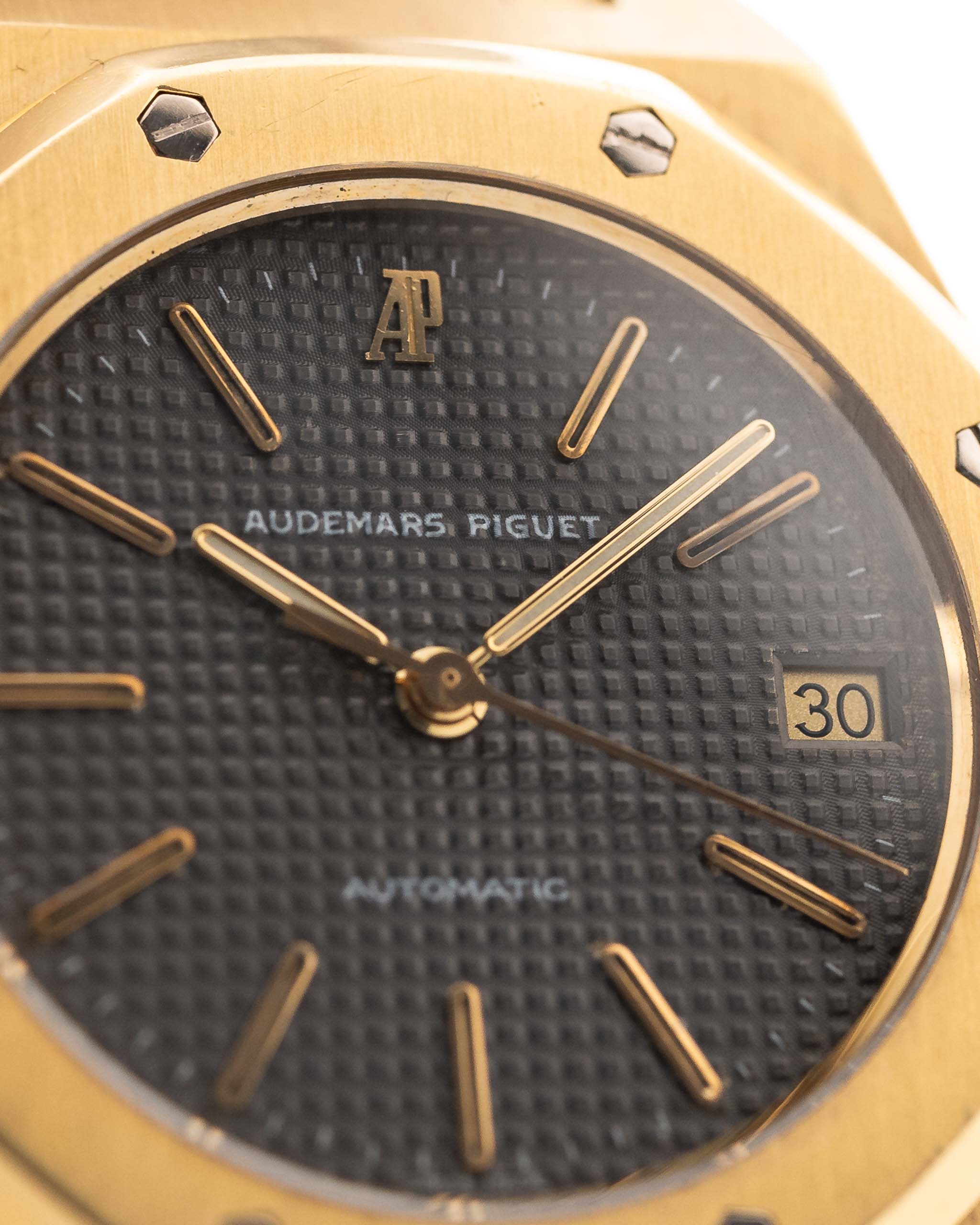 Royal G67s Astronaut Gold People Attraction