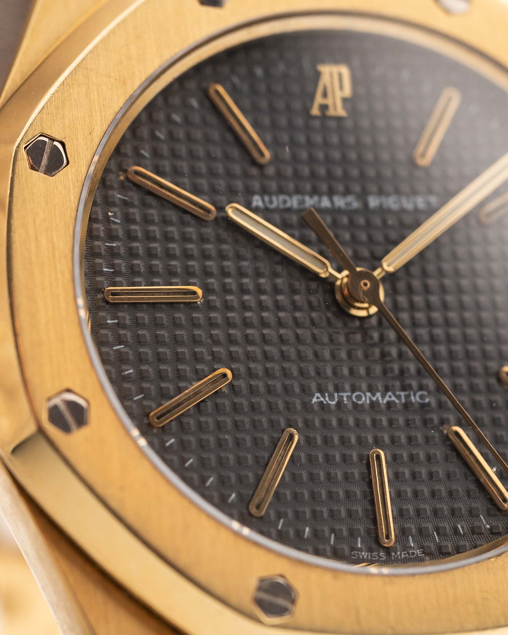 Royal G67s Astronaut Gold People Attraction