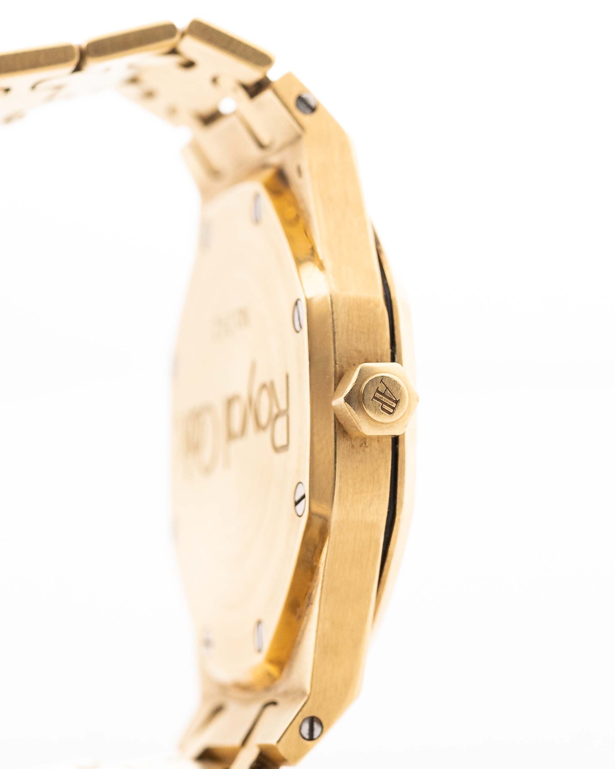 Royal G67s Astronaut Gold People Attraction