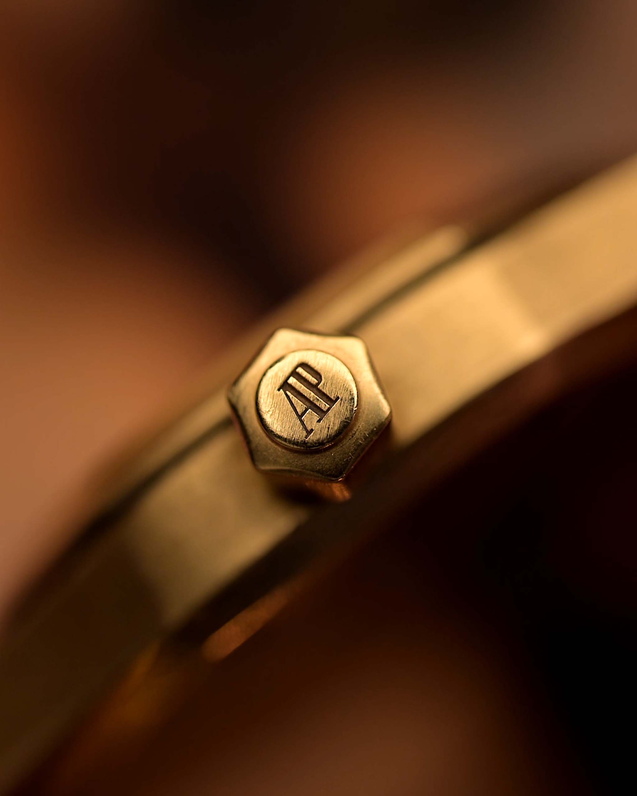 Royal G67s Astronaut Gold People Attraction