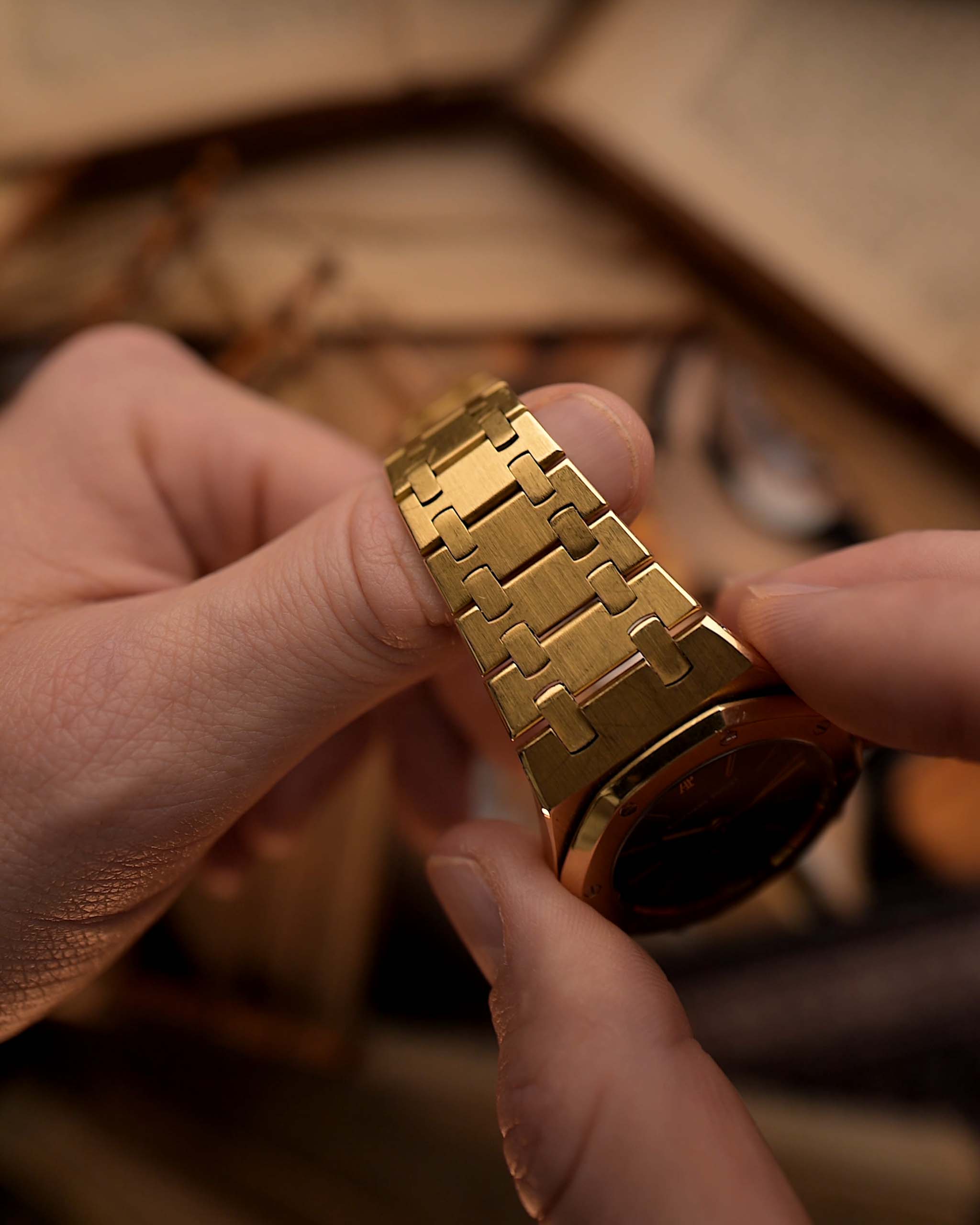 Royal G67s Astronaut Gold People Attraction