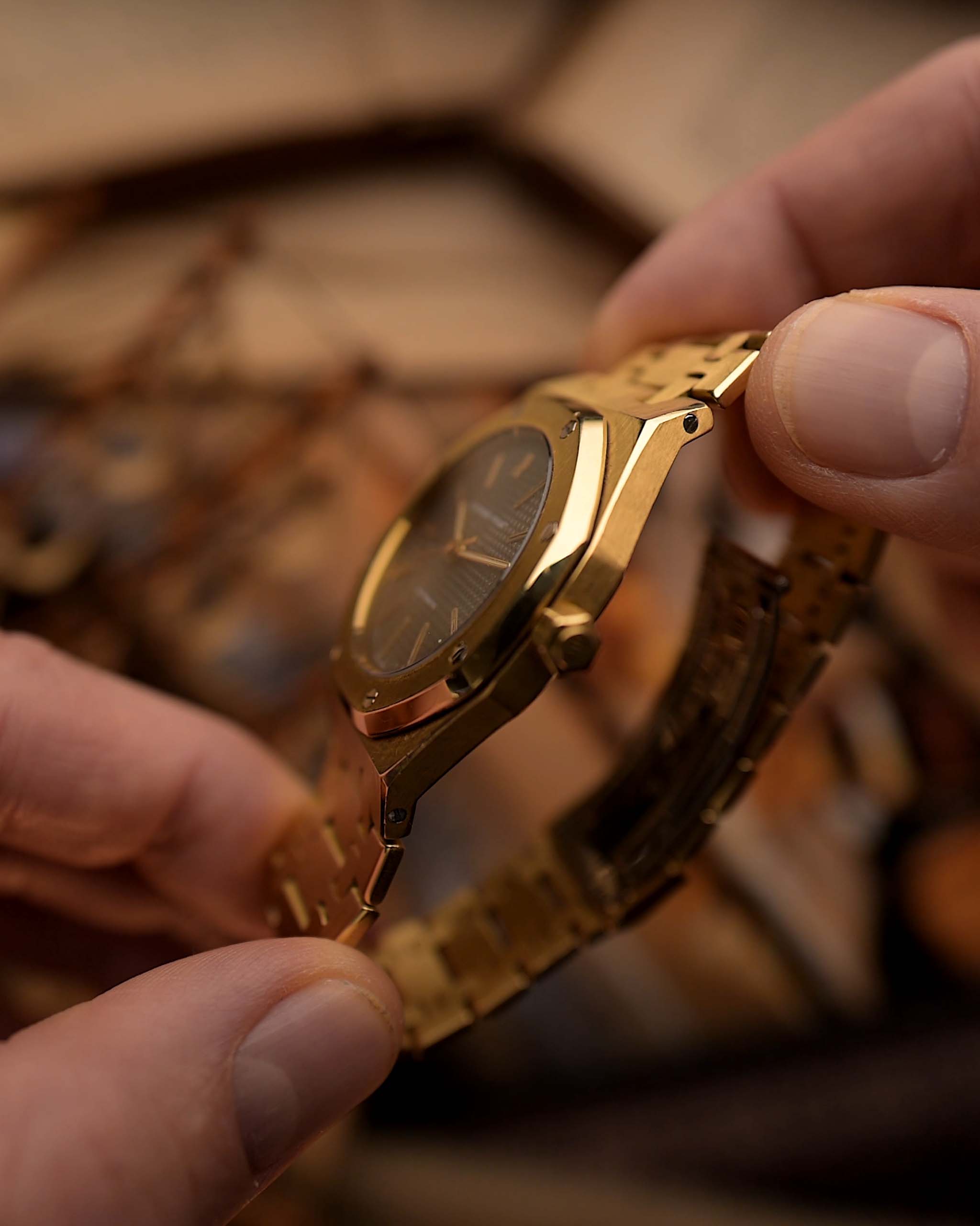 Royal G67s Astronaut Gold People Attraction