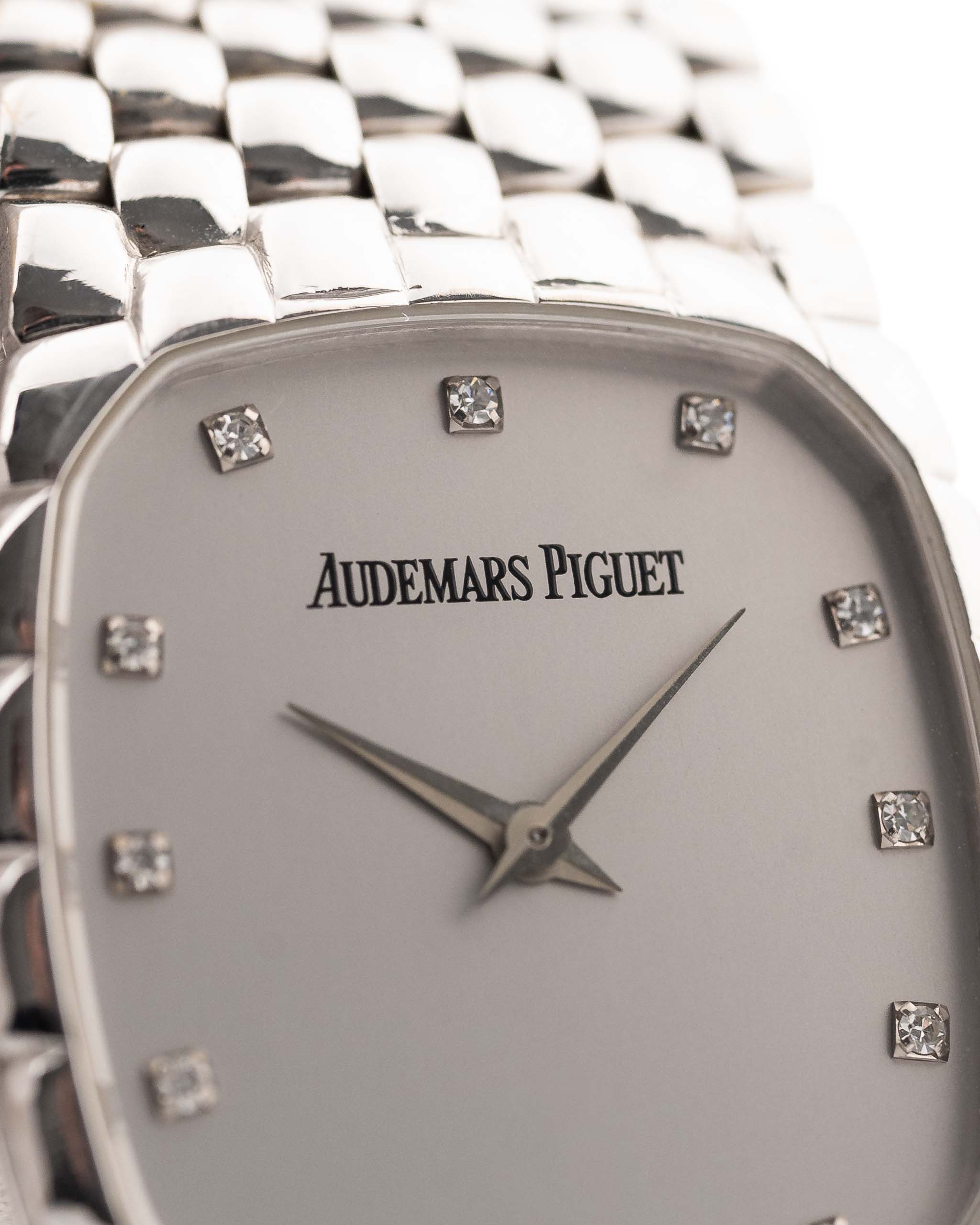 Classic  Mystique Allure Only Available Here In India 🇮🇳 (7-A Quality)