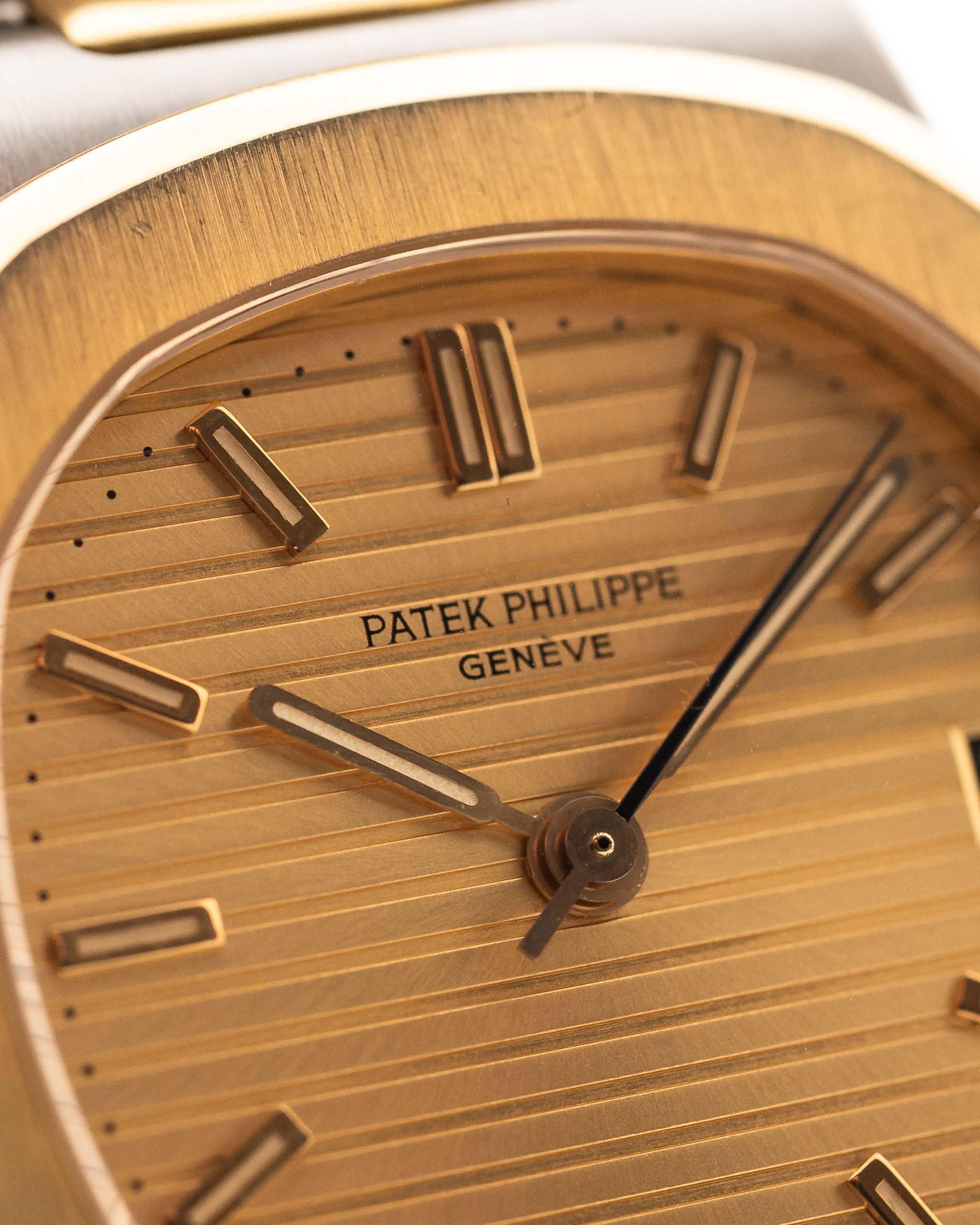 Royal Golf Shield Classic Premium Look Gold Wood G69s Only available Here